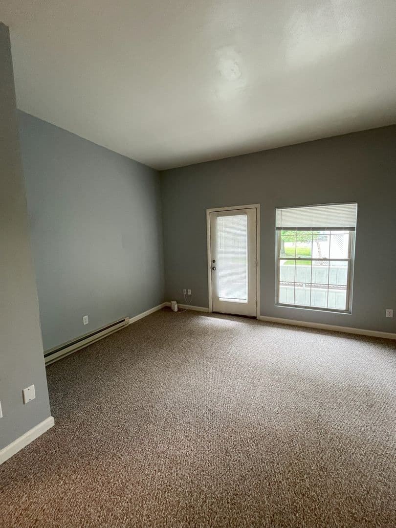 Ithaca Apartment: 87 Uptown Rd