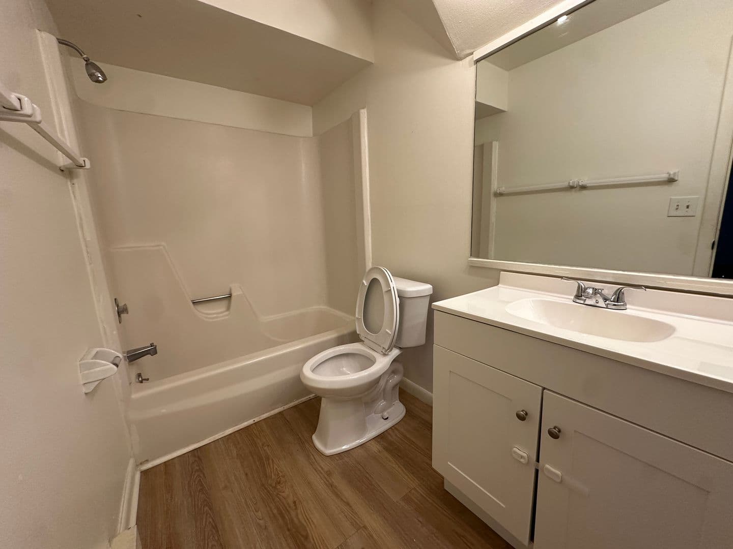 Ithaca Apartment: 87 Uptown Rd