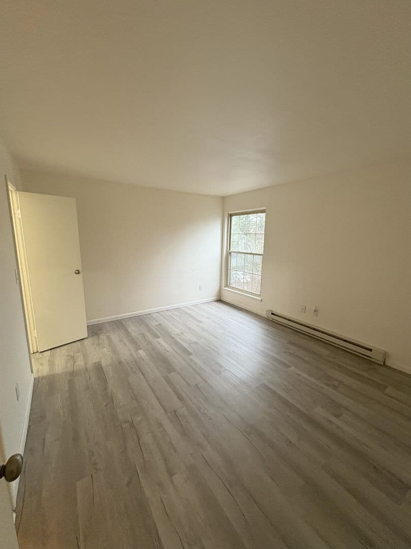 Ithaca Apartment: 87 Uptown Rd