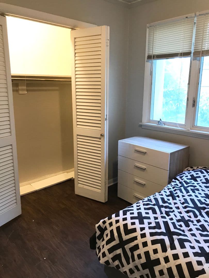 Ithaca Apartment: 702 Hudson St