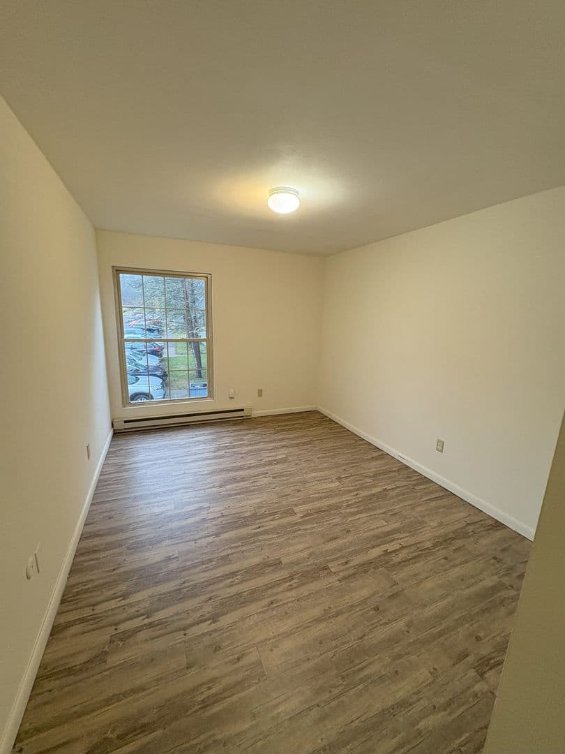 Ithaca Apartment: 87 Uptown Rd