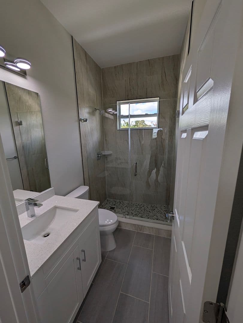 Tampa Apartment: 6925 E. 21st Ave