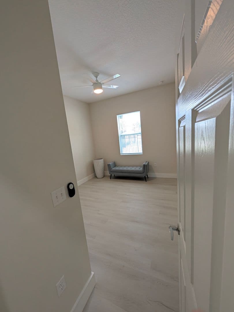 Tampa Apartment: 6925 E. 21st Ave