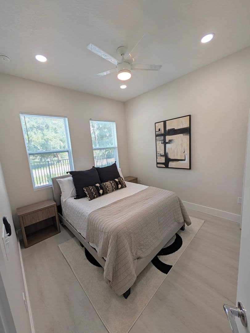 Tampa Apartment: 6925 E. 21st Ave