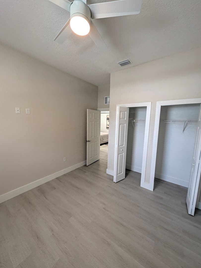 Tampa Apartment: 6925 E. 21st Ave