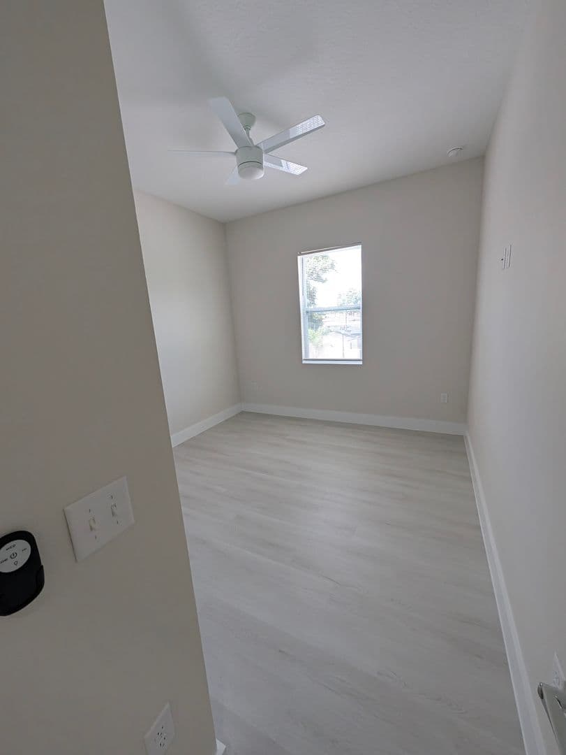 Tampa Apartment: 6925 E. 21st Ave