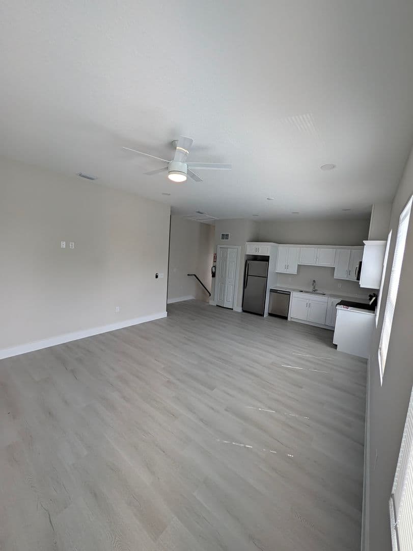 Tampa Apartment: 6925 E. 21st Ave