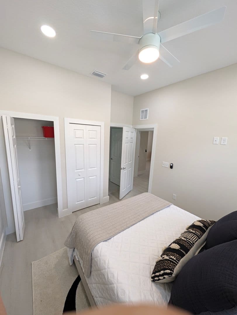 Tampa Apartment: 6925 E. 21st Ave