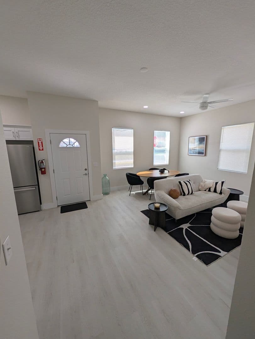 Tampa Apartment: 6925 E. 21st Ave