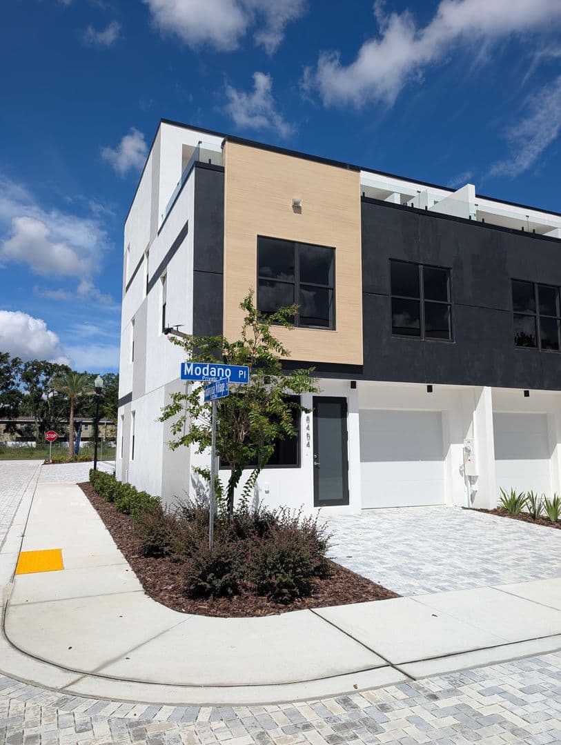 Tampa Apartment: 8419 N Hubert Rd.