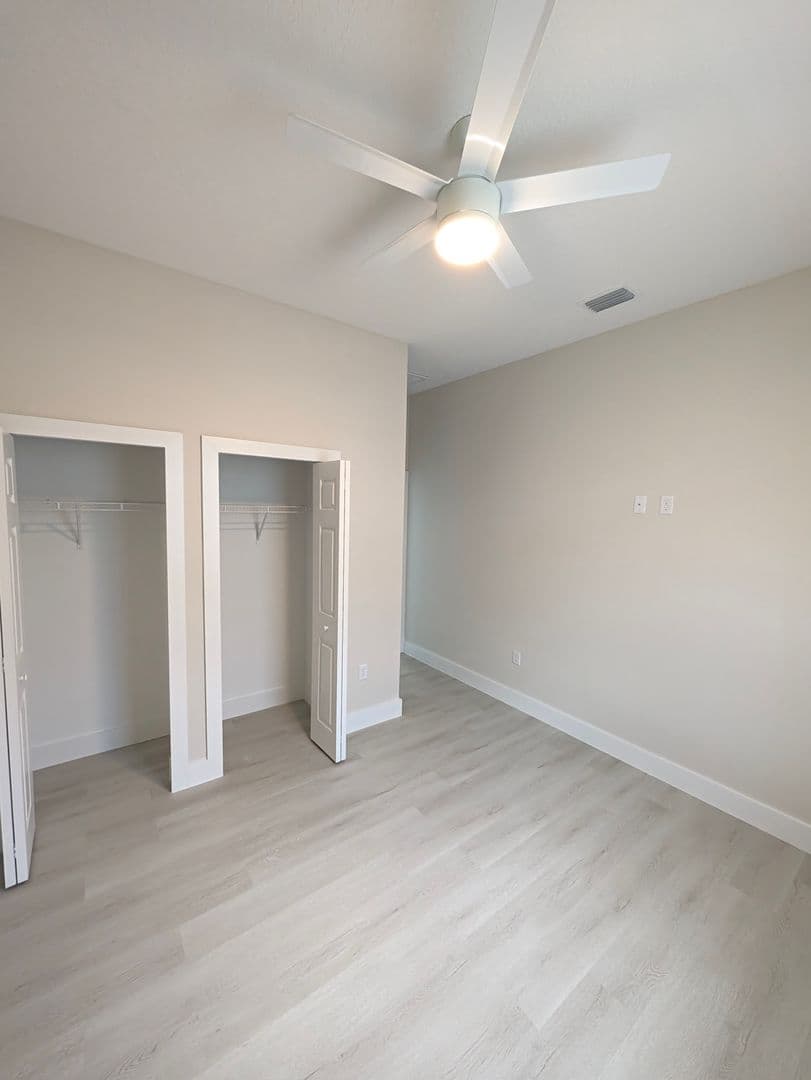 Tampa Apartment: 6925 E. 21st Ave