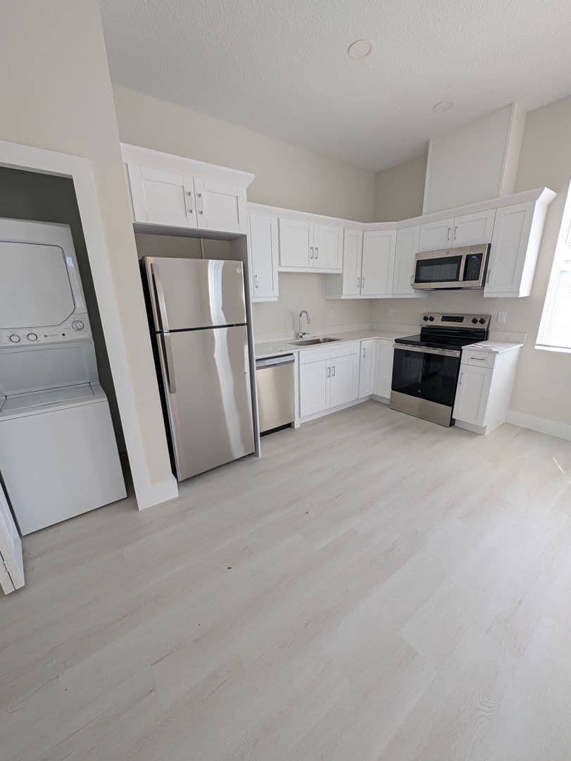Tampa Apartment: 6925 E. 21st Ave