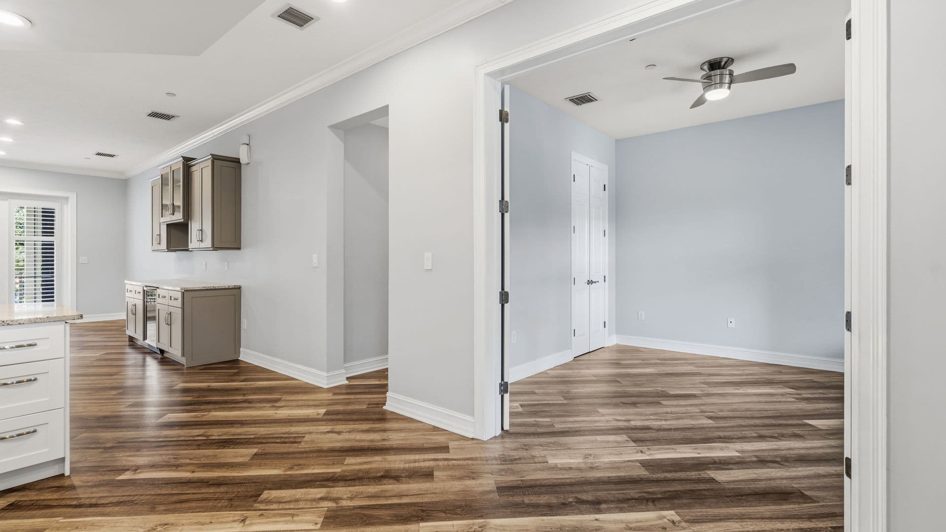 CELEBRATION Condo: 650 CAMPUS ST APT 204