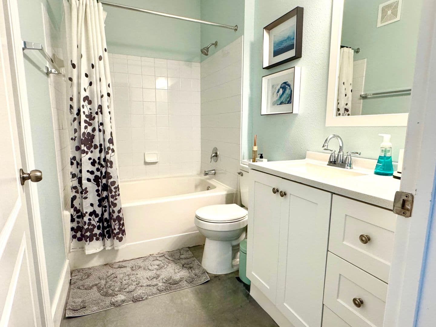 ORLANDO Condo: 8842 VILLA VIEW CIR, # 108