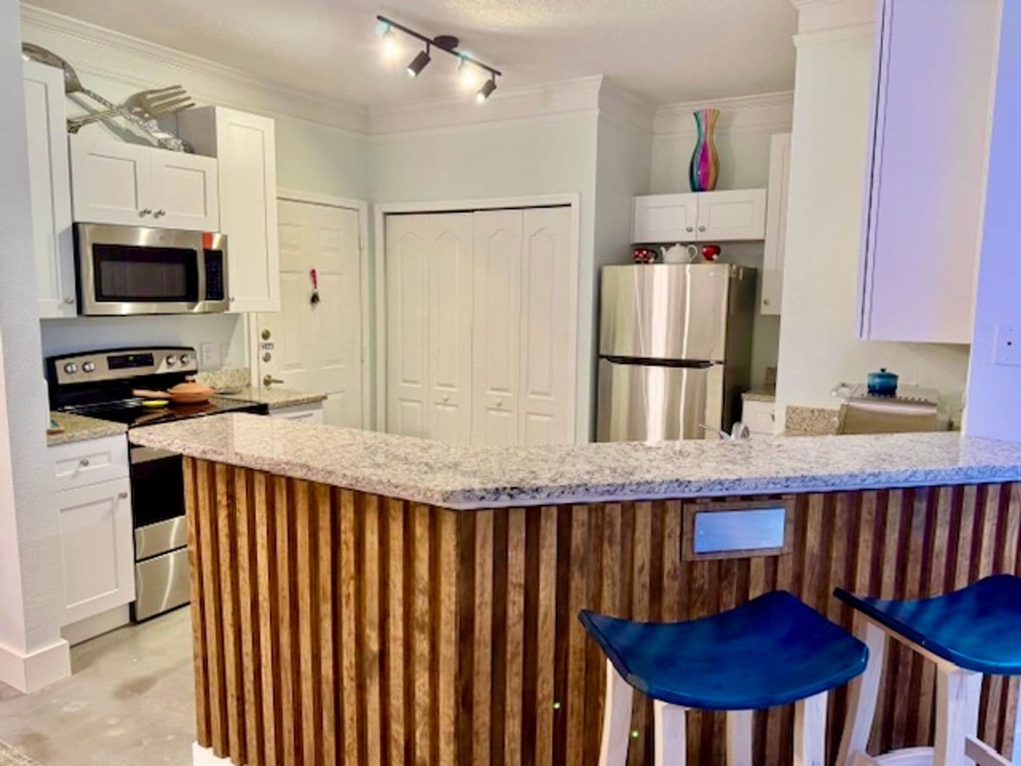 ORLANDO Condo: 8842 VILLA VIEW CIR, # 108