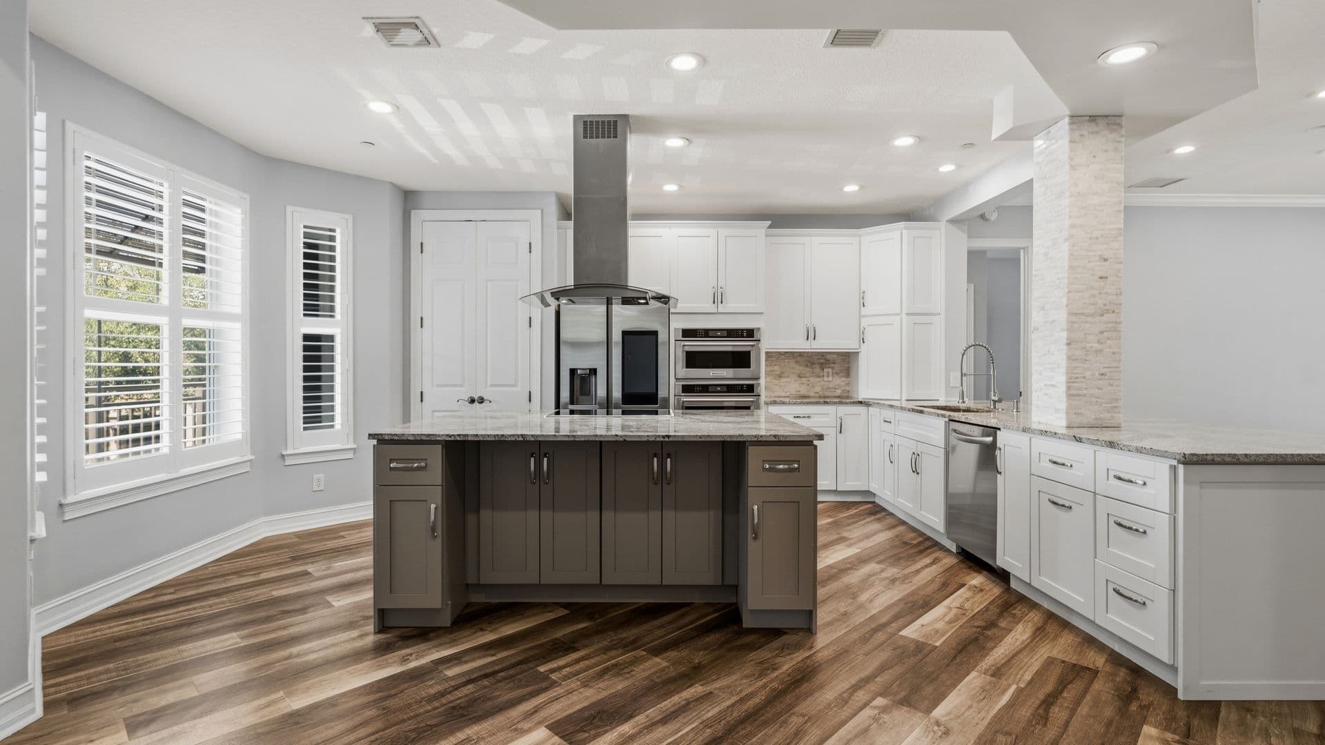 CELEBRATION Condo: 650 CAMPUS ST APT 204