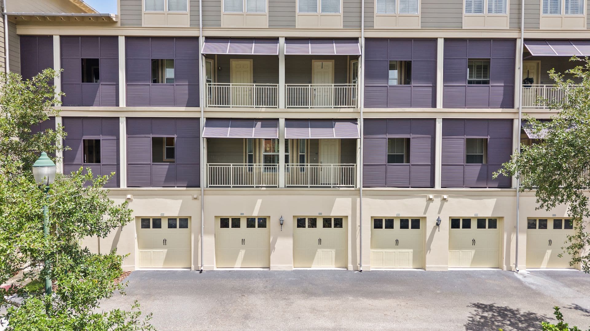 CELEBRATION Condo: 650 CAMPUS ST APT 204