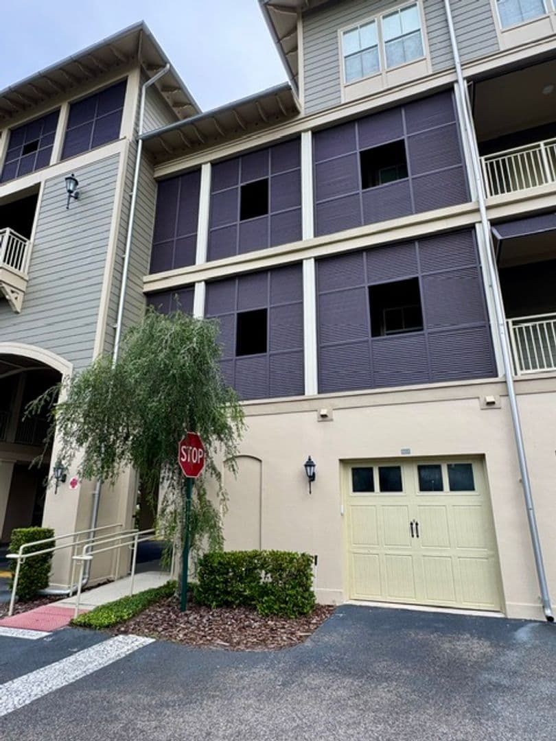 CELEBRATION Condo: 650 CAMPUS ST APT 204