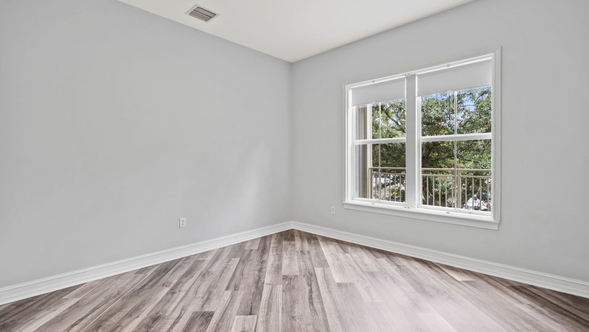 CELEBRATION Condo: 650 CAMPUS ST APT 204
