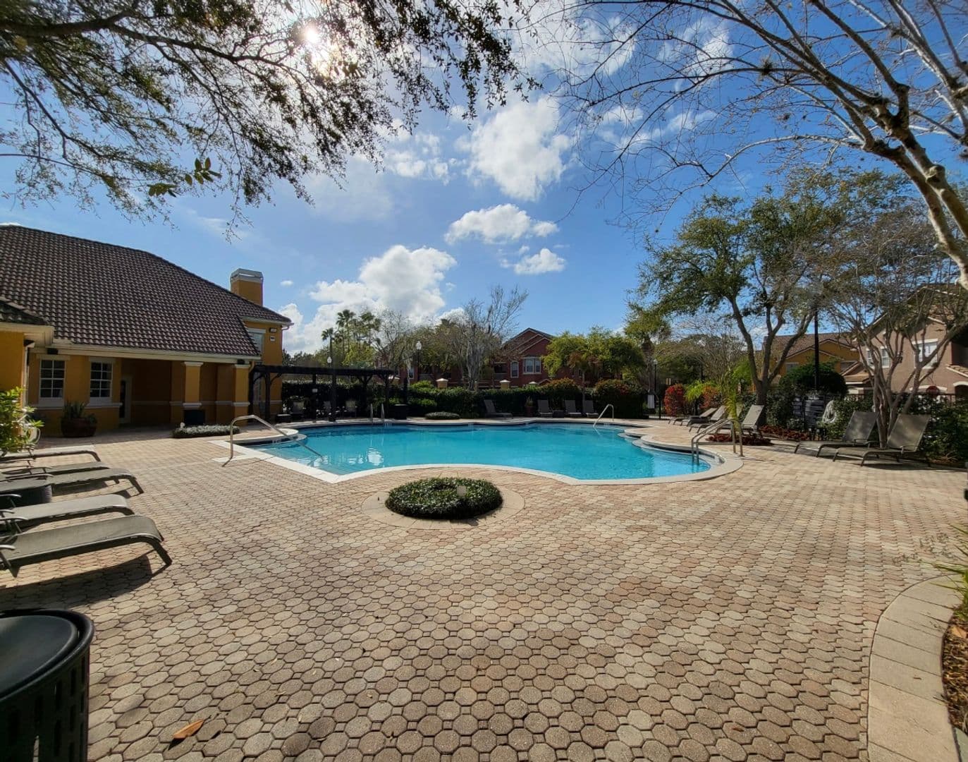 ORLANDO Condo: 8842 VILLA VIEW CIR, # 108