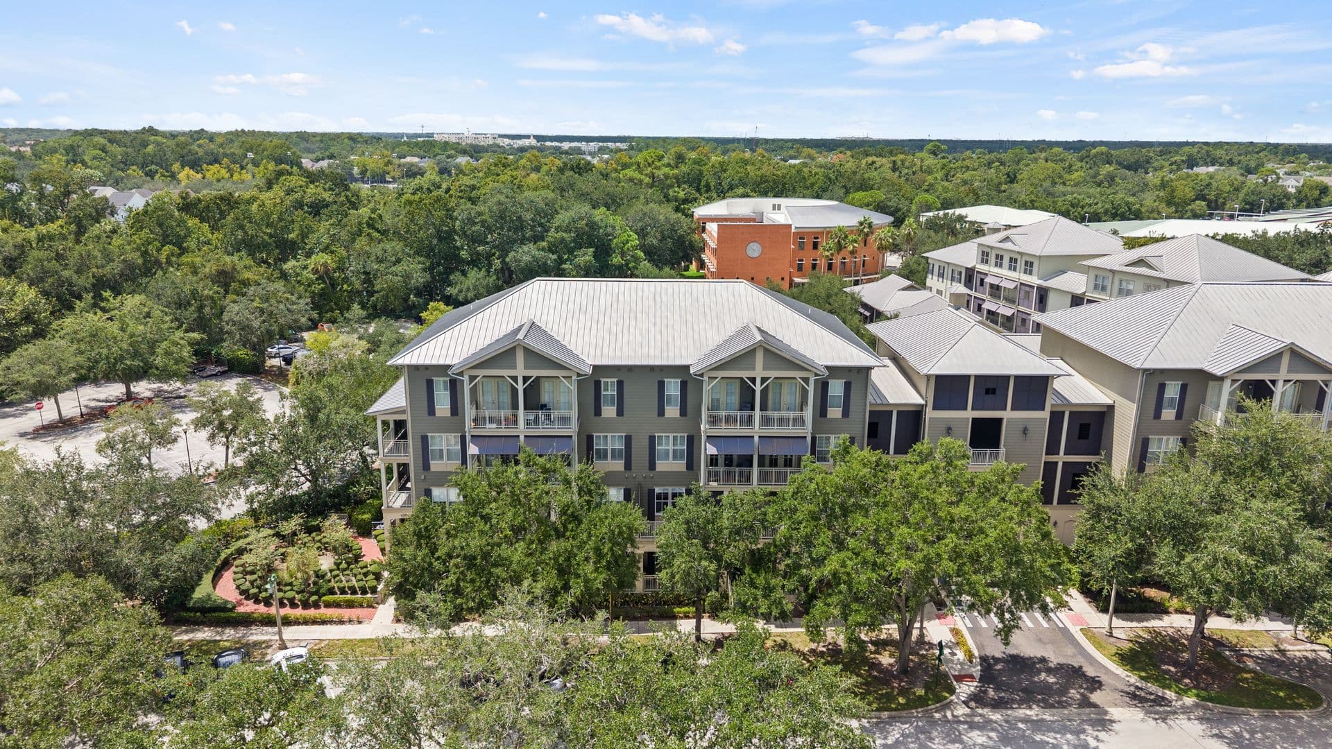 CELEBRATION Condo: 650 CAMPUS ST APT 204