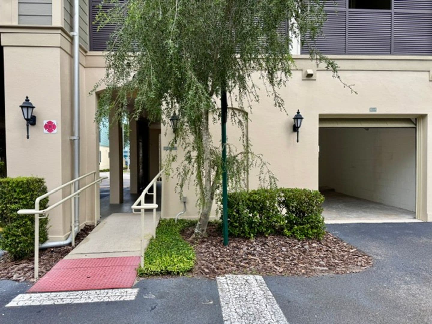 CELEBRATION Condo: 650 CAMPUS ST APT 204
