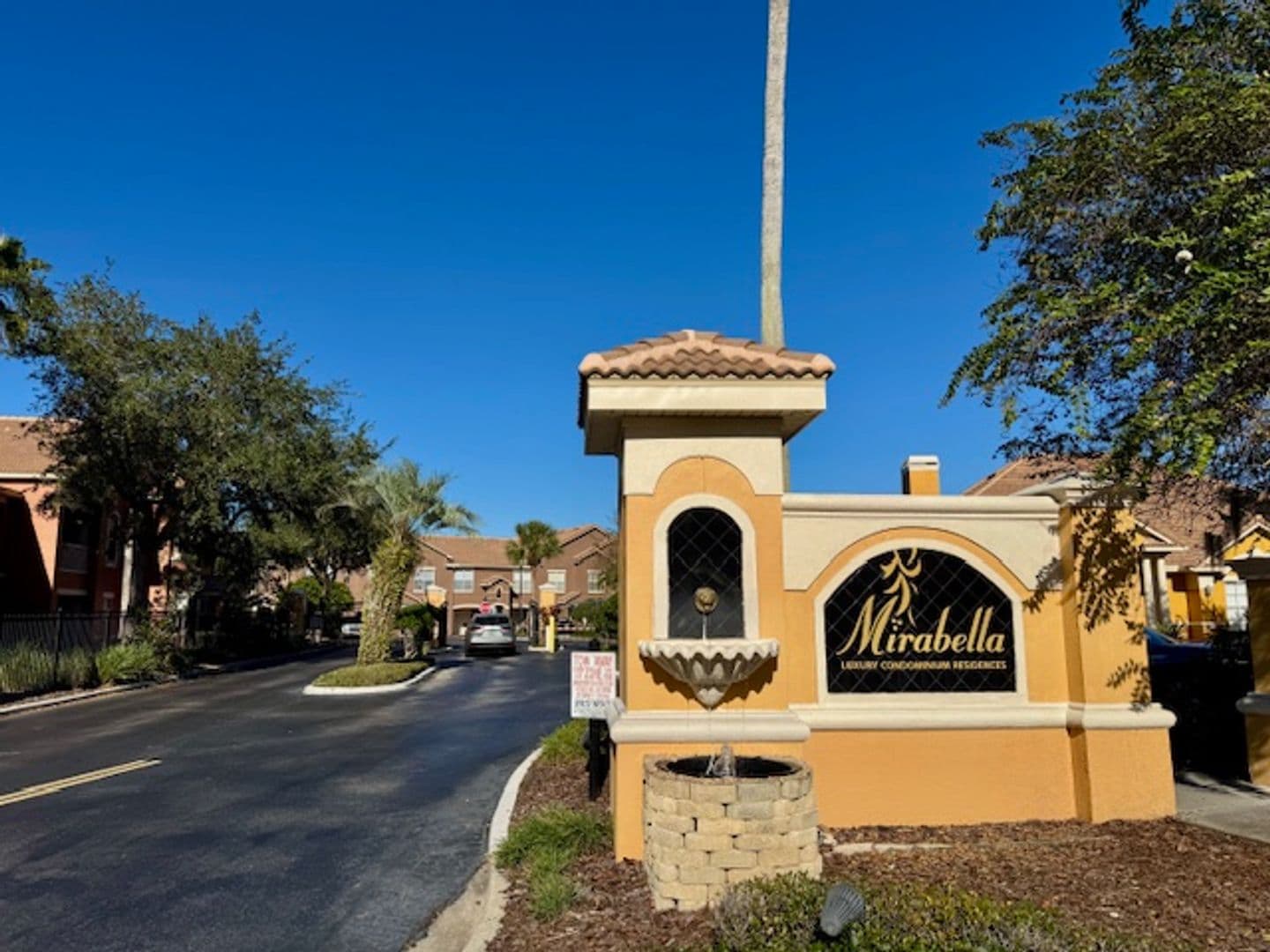 ORLANDO Condo: 8842 VILLA VIEW CIR, # 108