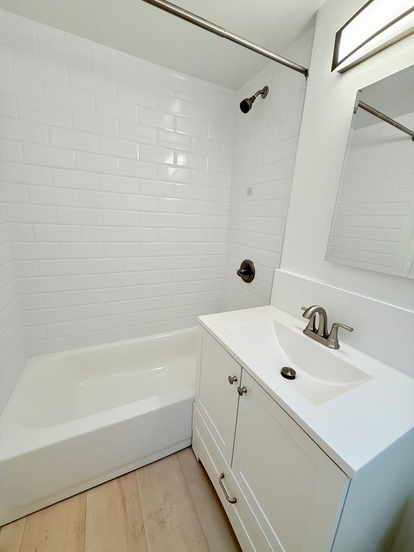 Los Angeles Apartment: 10340-84 Bellwood Ave.
