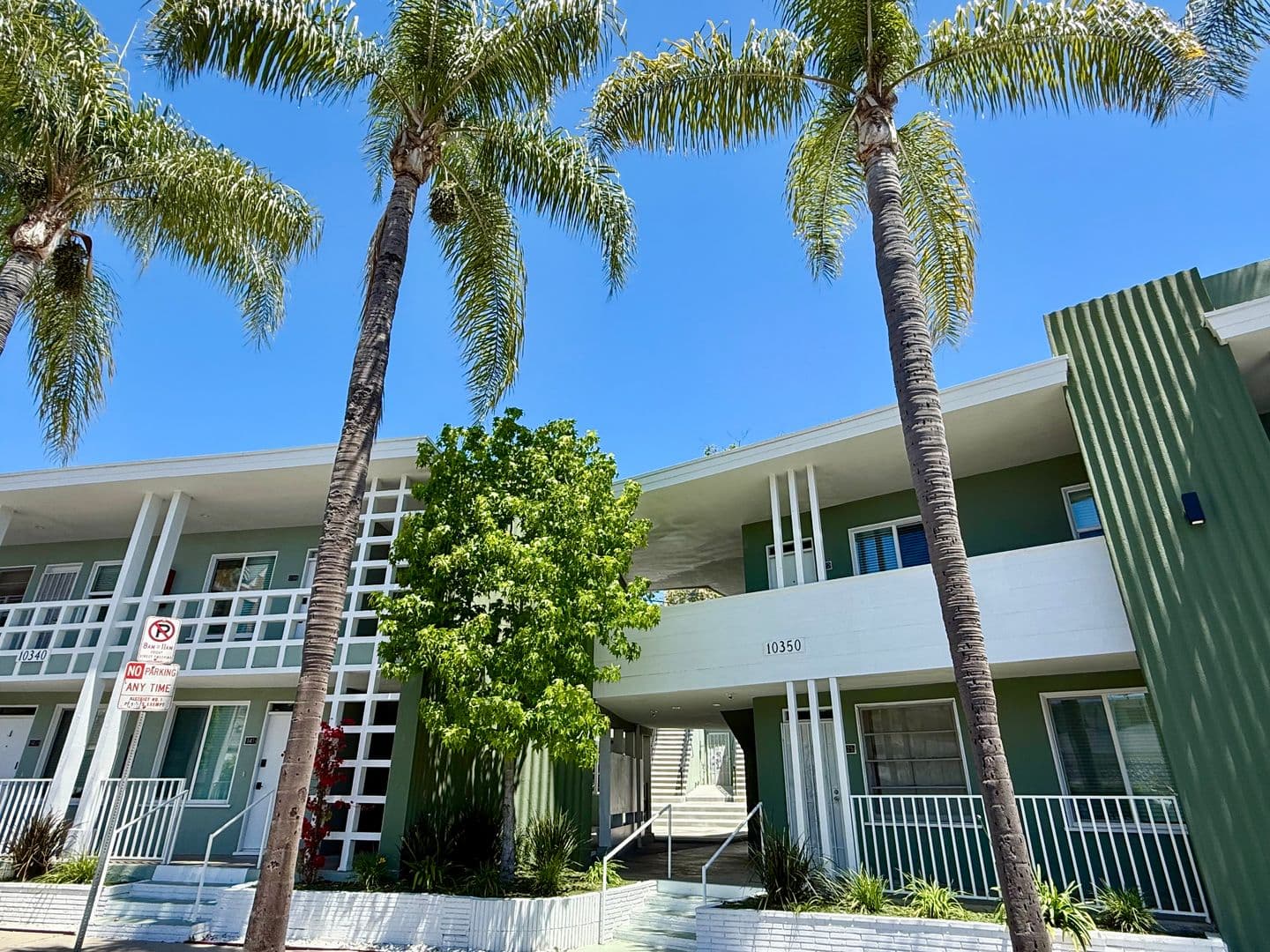 Los Angeles Apartment: 10340-84 Bellwood Ave.