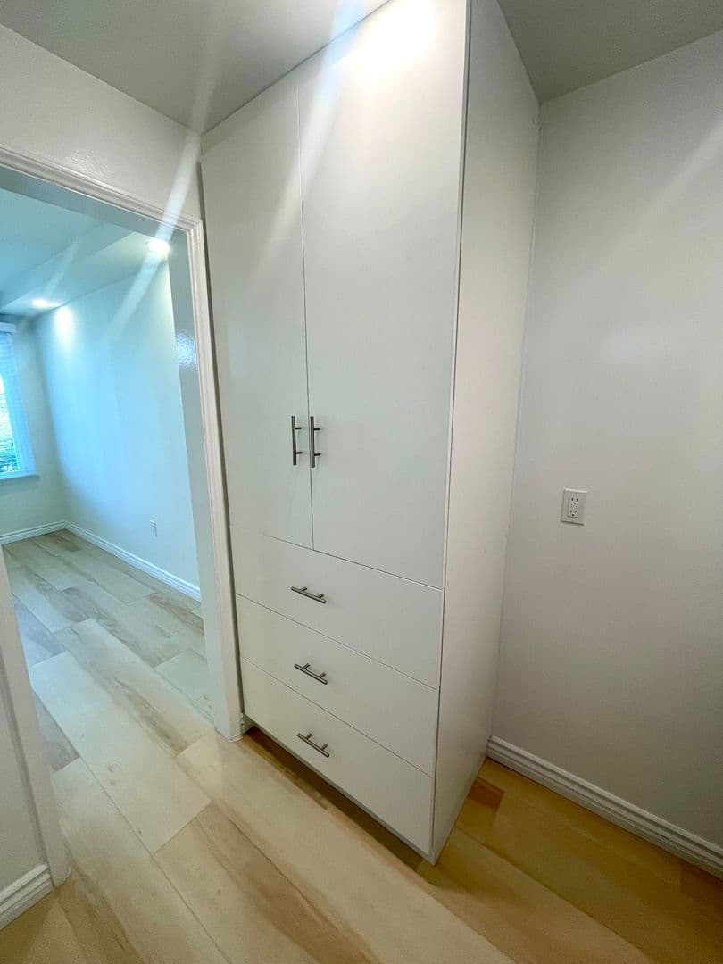 Los Angeles Apartment: 10340-84 Bellwood Ave.