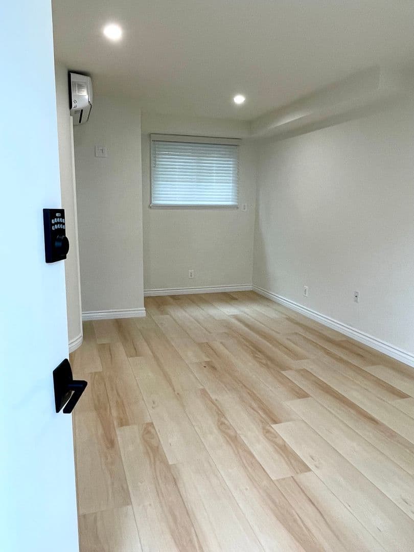Los Angeles Apartment: 10340-84 Bellwood Ave.