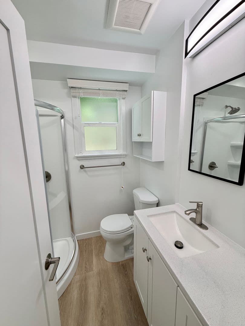 Los Angeles Apartment: 10340-84 Bellwood Ave.