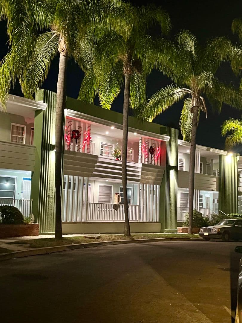 Los Angeles Apartment: 10340-84 Bellwood Ave.