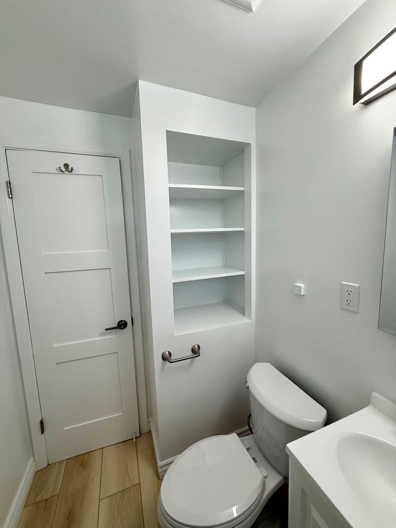Los Angeles Apartment: 10340-84 Bellwood Ave.