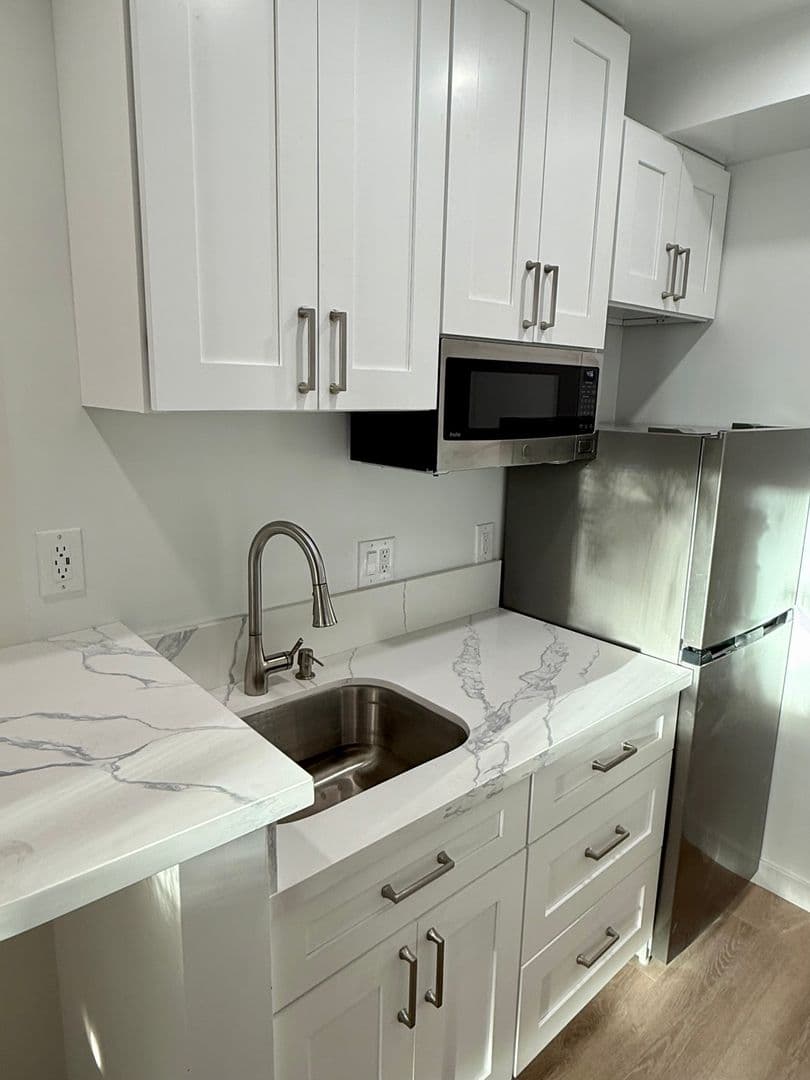 Los Angeles Apartment: 10340-84 Bellwood Ave.