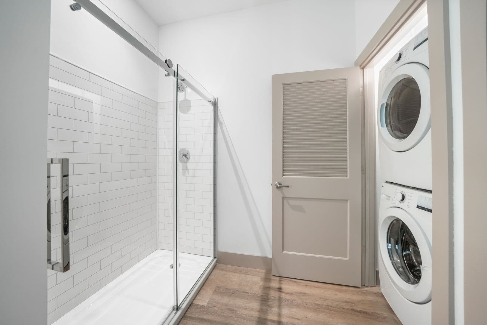 Easton Apartment: 684 Northampton Street