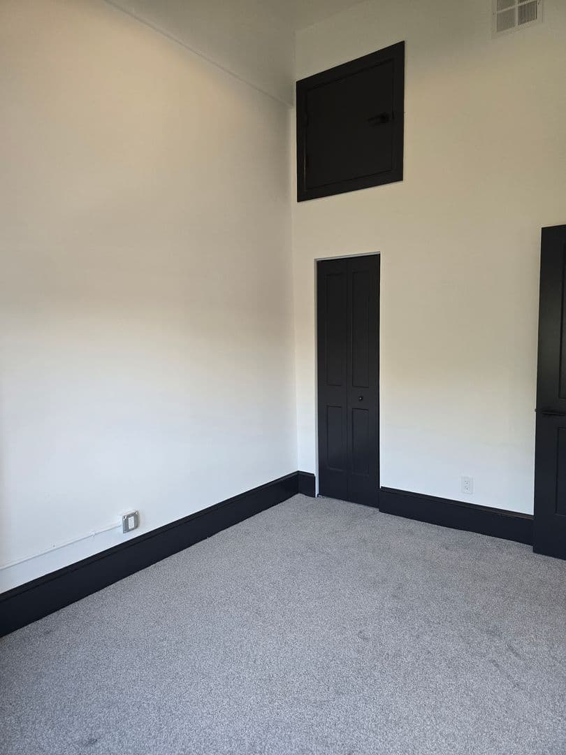 Easton Apartment: 400 Northampton Street