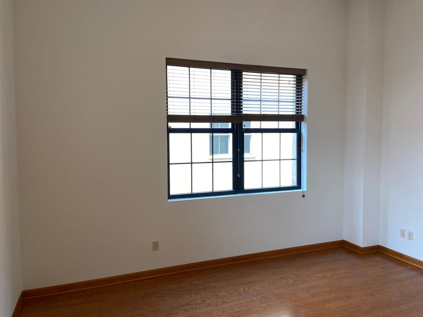Easton Apartment: 323 Pine St.