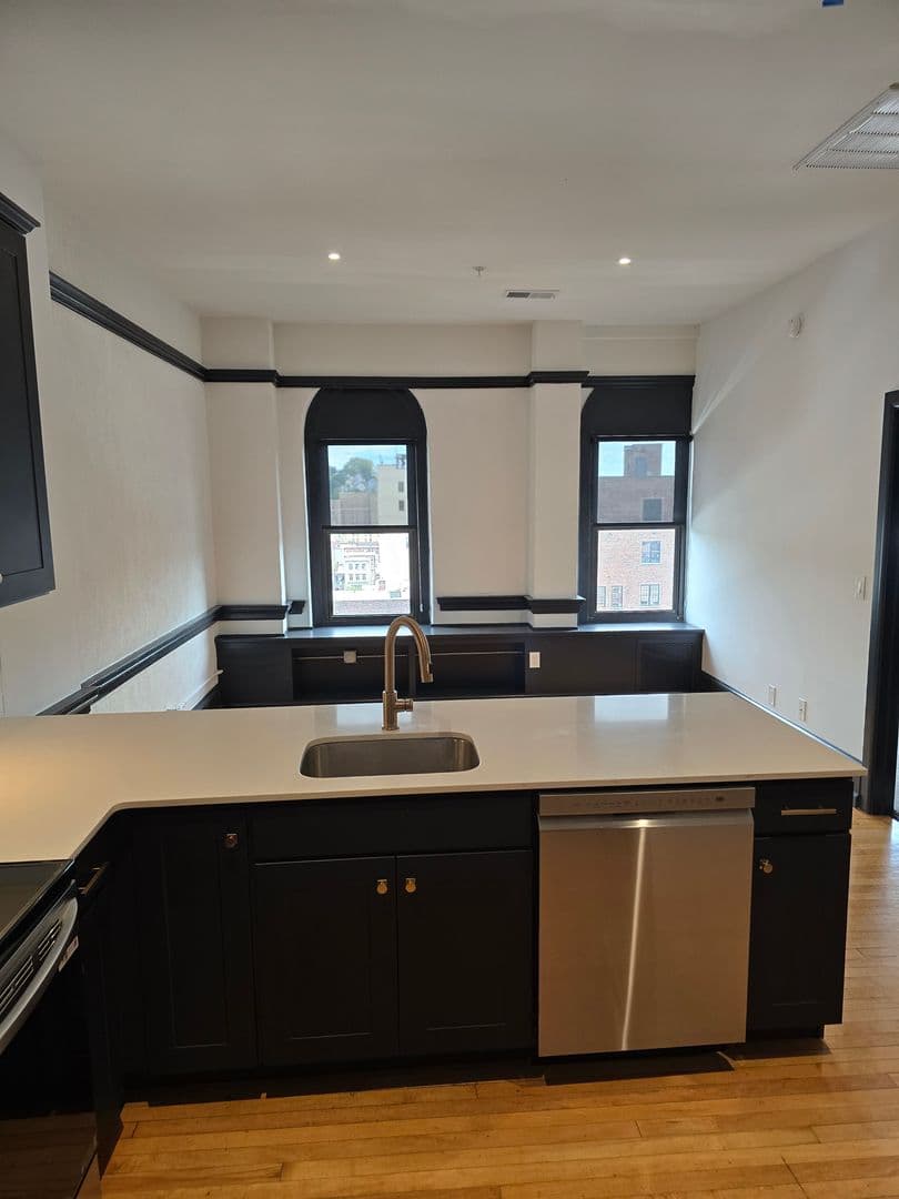 Easton Apartment: 400 Northampton Street