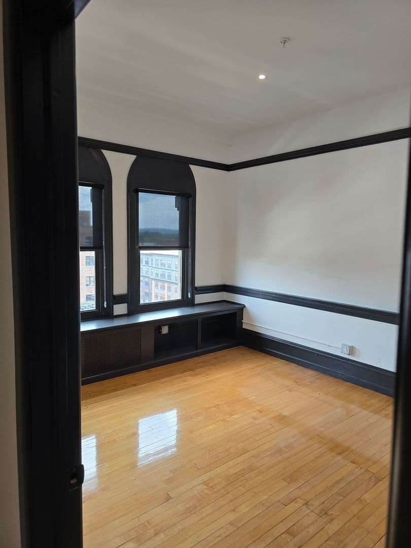 Easton Apartment: 400 Northampton Street