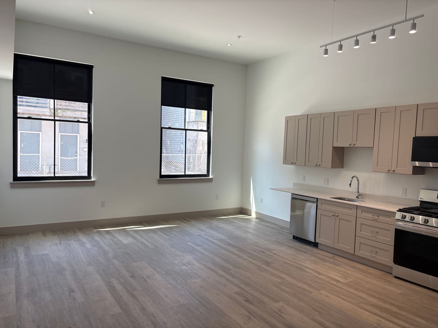 Easton Apartment: 684 Northampton Street