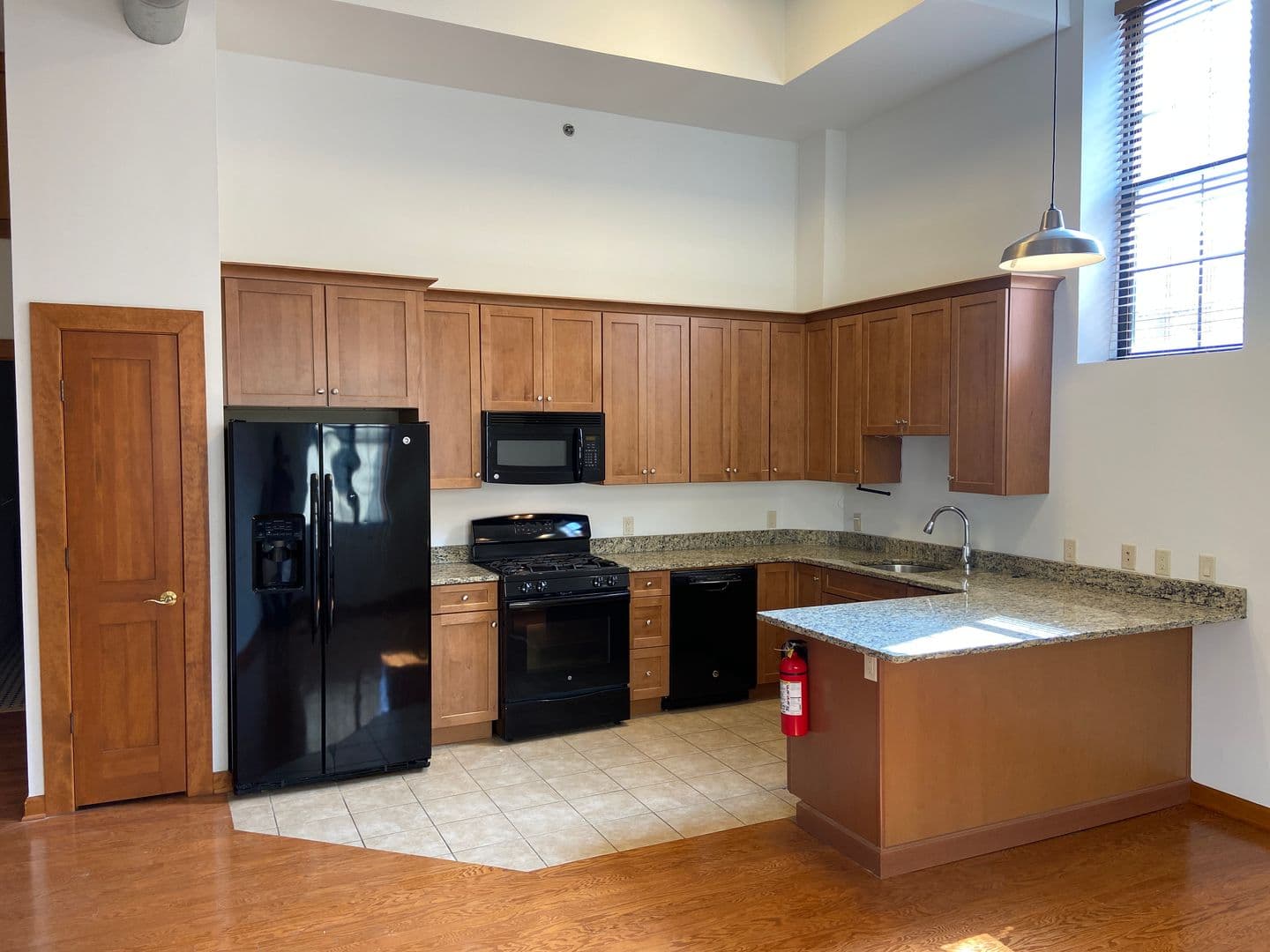 Easton Apartment: 323 Pine St.