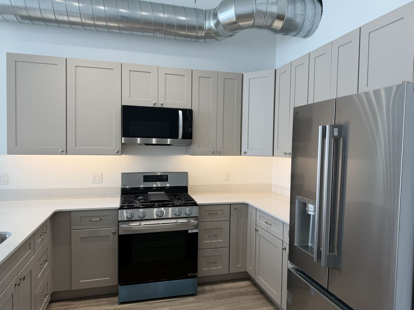 Easton Apartment: 684 Northampton Street