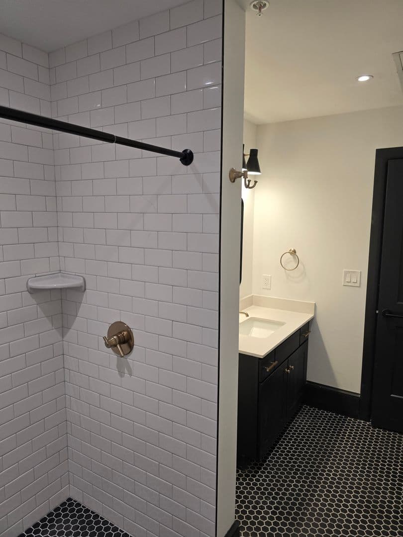 Easton Apartment: 400 Northampton Street