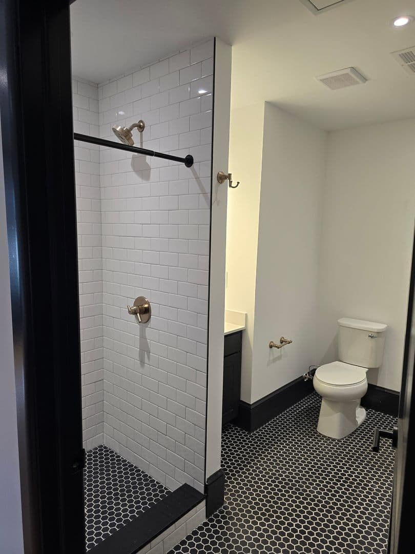 Easton Apartment: 400 Northampton Street