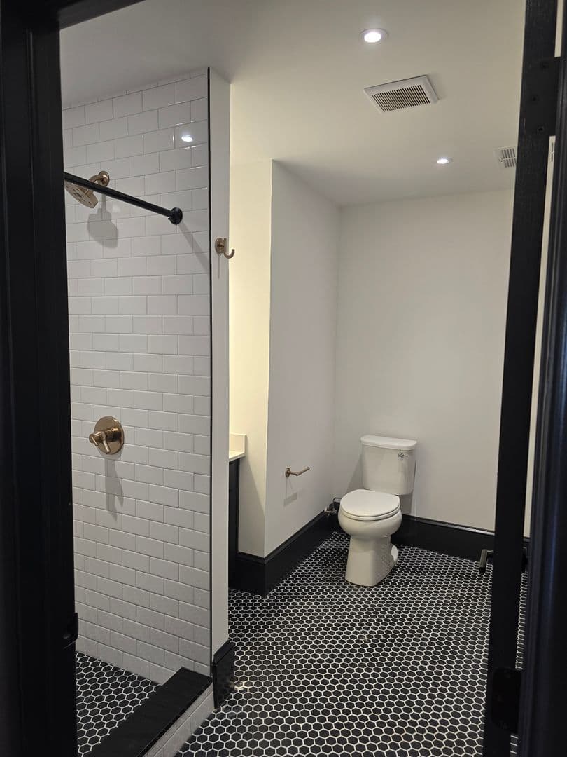 Easton Apartment: 400 Northampton Street
