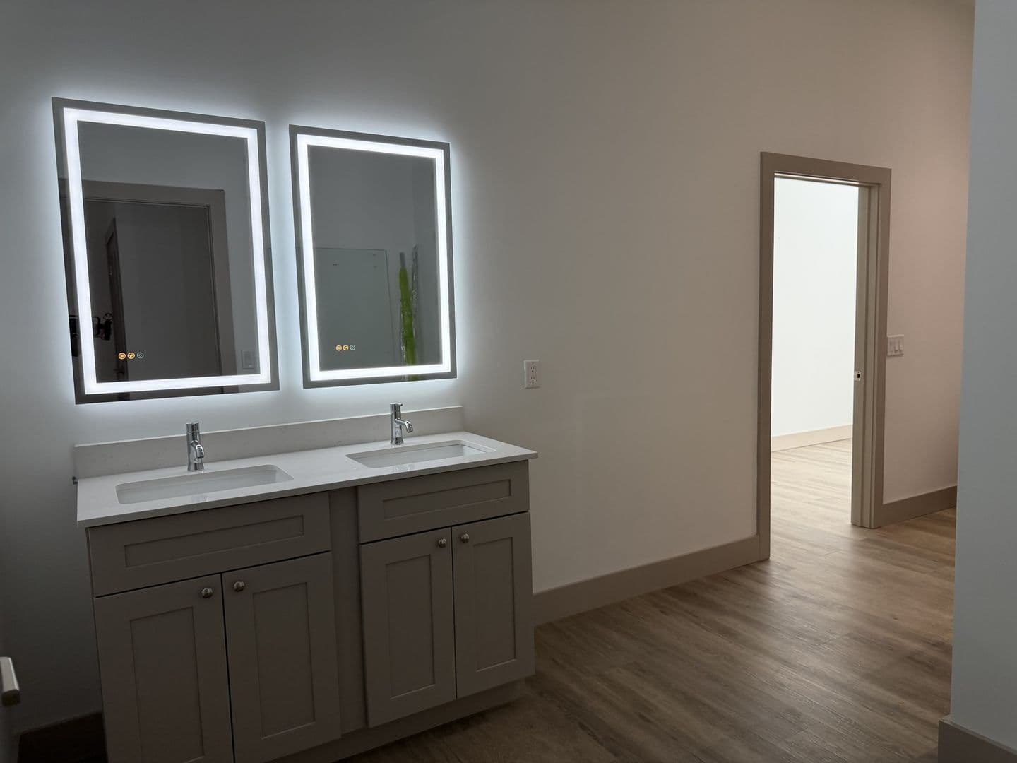 Easton Apartment: 684 Northampton Street