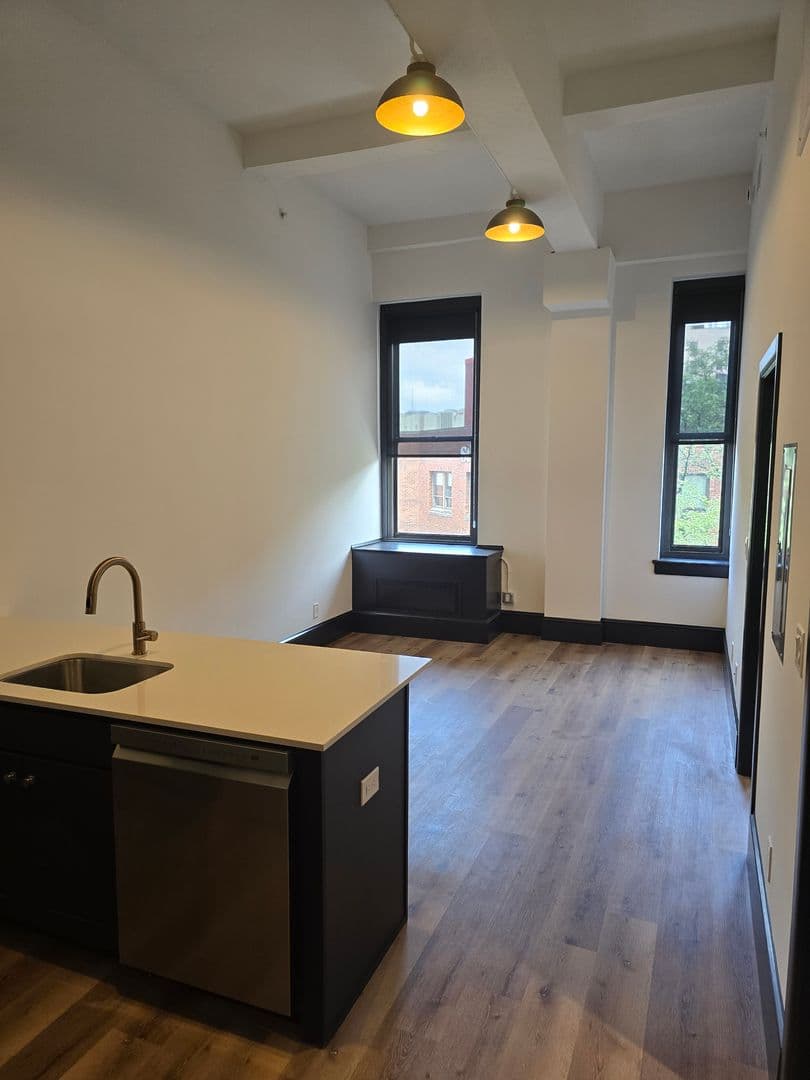 Easton Apartment: 400 Northampton Street