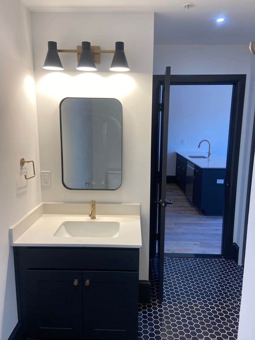 Easton Apartment: 400 Northampton Street
