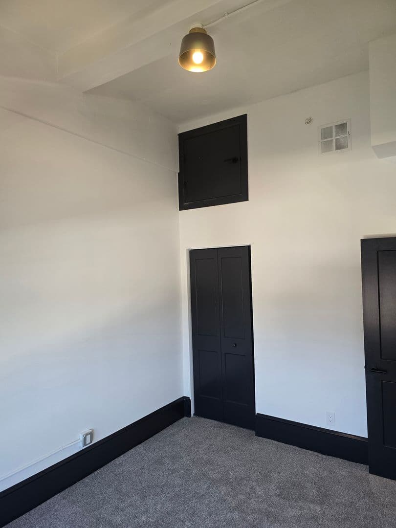 Easton Apartment: 400 Northampton Street